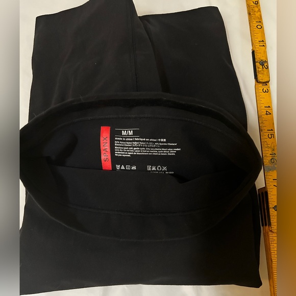 SPANX High Waisted Shapewear Shorts - Picture 3 of 7